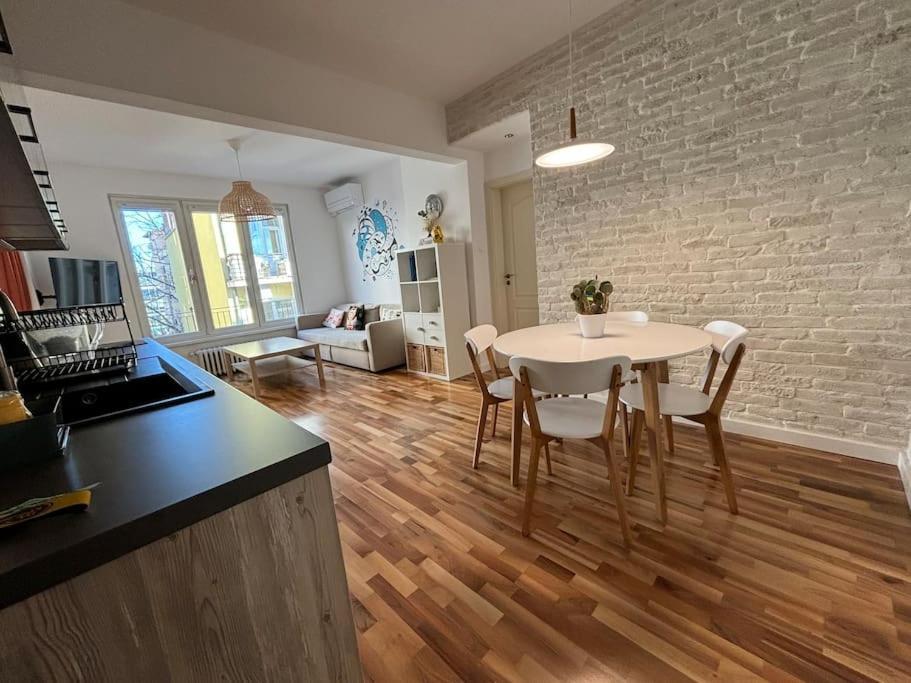 Family Friendly Downtown Apart Sofia Exterior photo